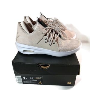 NIKE AIR JORDAN FIRST CLASS SIZE KIDS 4Y/ 5.5 Wmns
